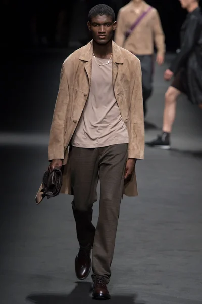 Look 12